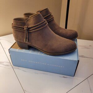 Life Stride Velocity 2.0 Ankle Booties - size 10W